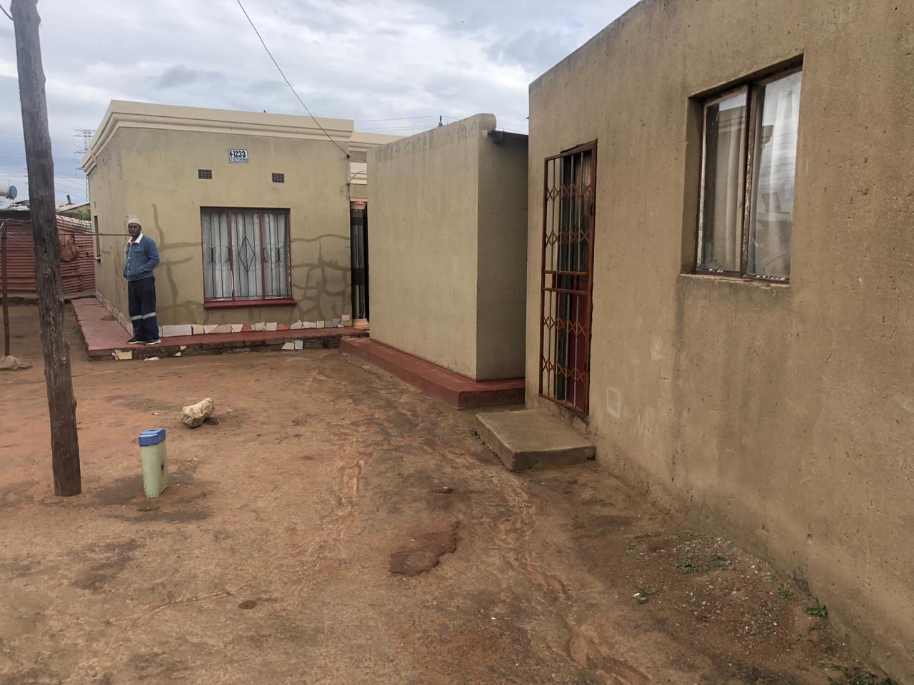 PROPERTY FOR SALE AT TSAKANE EXT 19