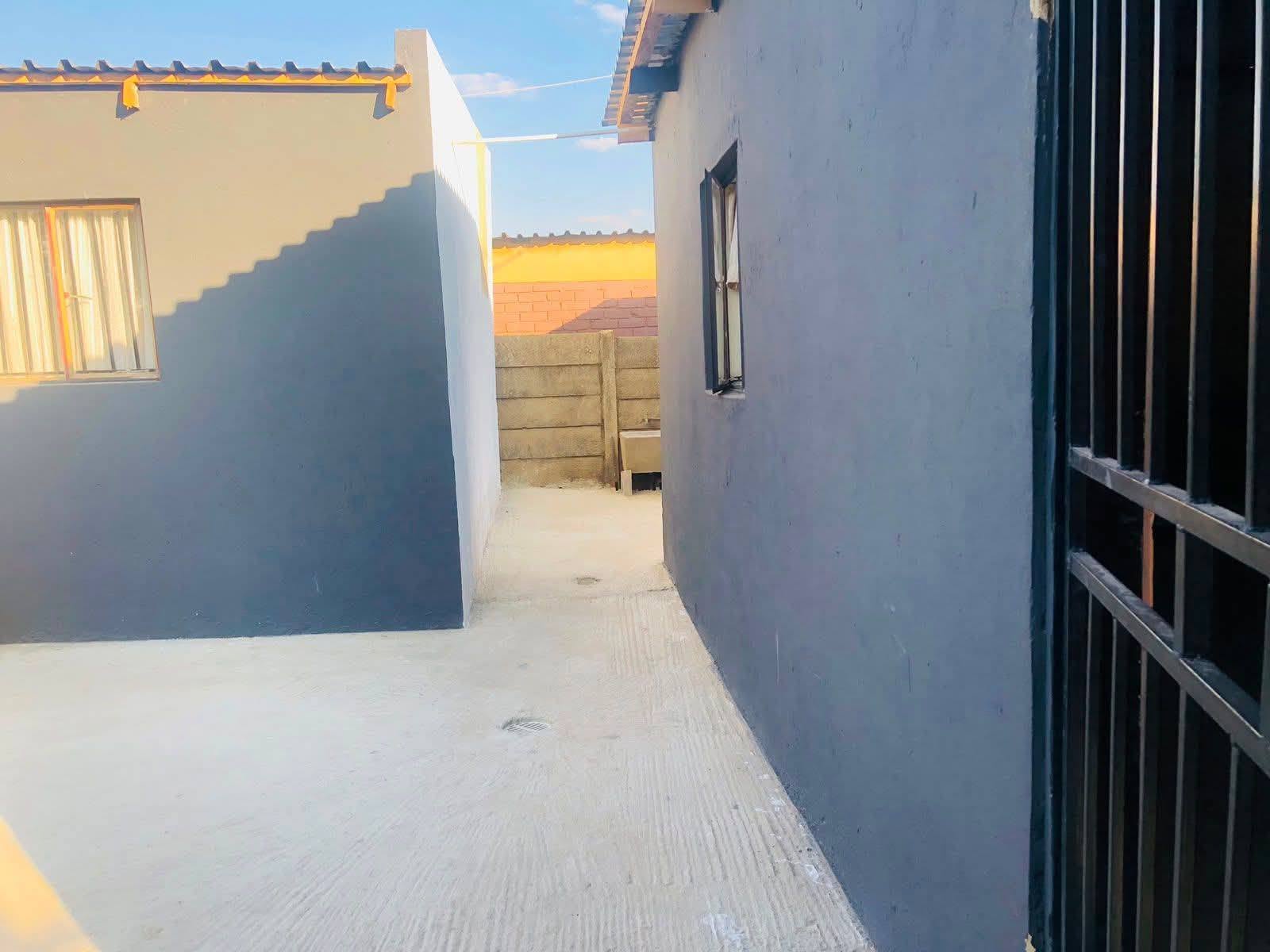 PROPERTY FOR SALE AT TSAKANE EXT 16