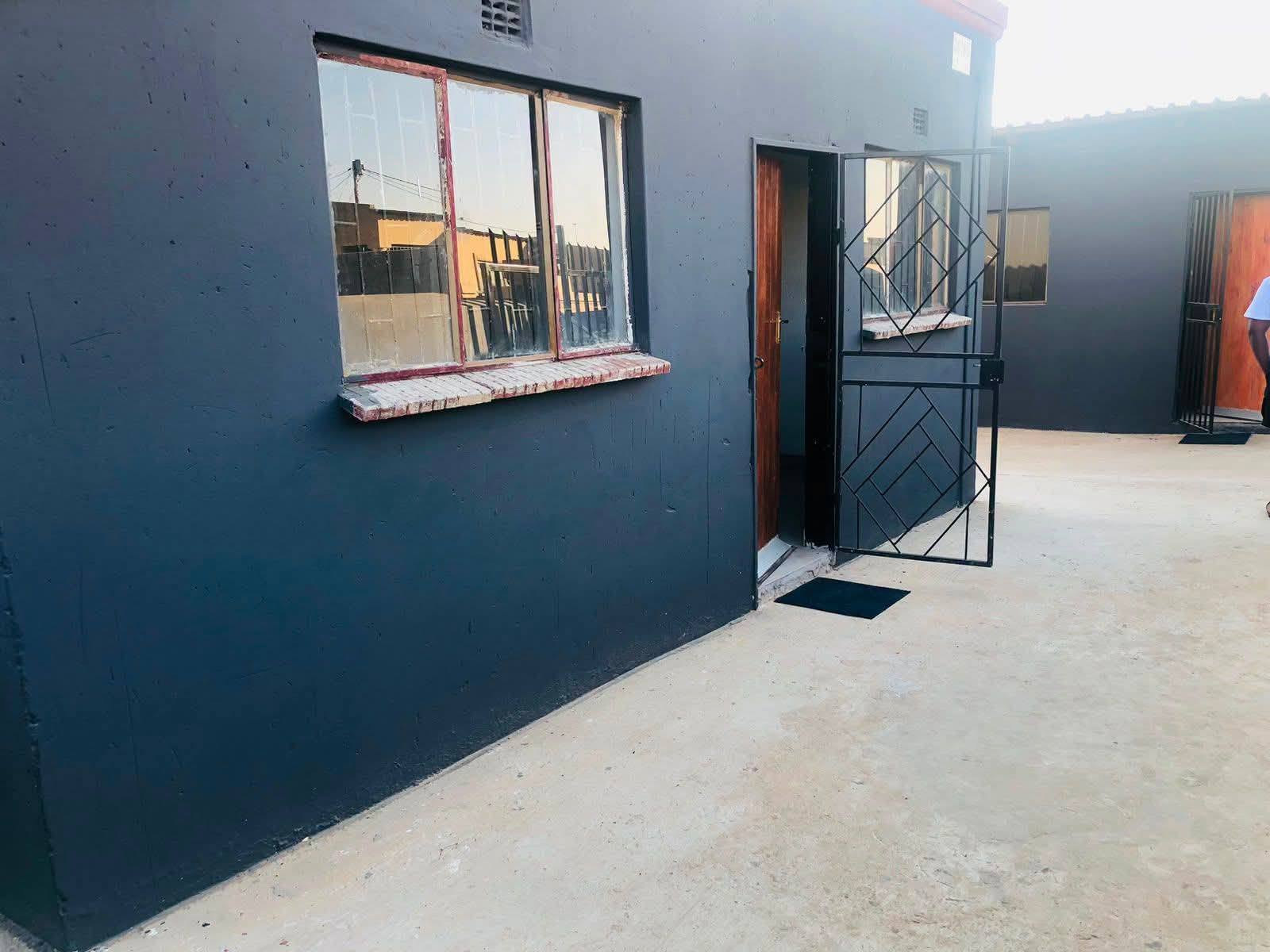 PROPERTY FOR SALE AT TSAKANE EXT 16